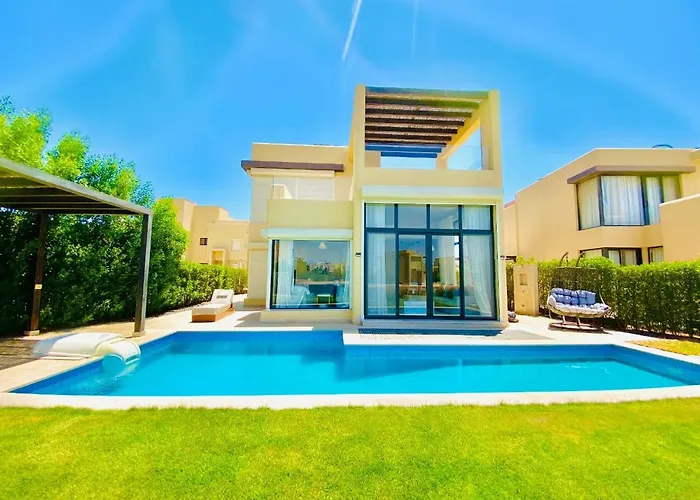 Luxury Twaila *